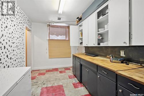 1208 Cairns Avenue, Saskatoon, SK - Indoor Photo Showing Bathroom