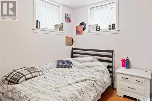 1208 Cairns Avenue, Saskatoon, SK - Indoor Photo Showing Bedroom