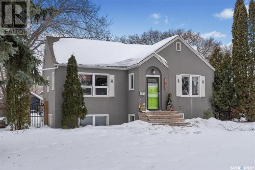 1208 Cairns Avenue, Saskatoon, SK - Outdoor With Facade