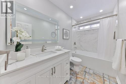 438 Temagami Crescent, Mississauga, ON - Indoor Photo Showing Bathroom