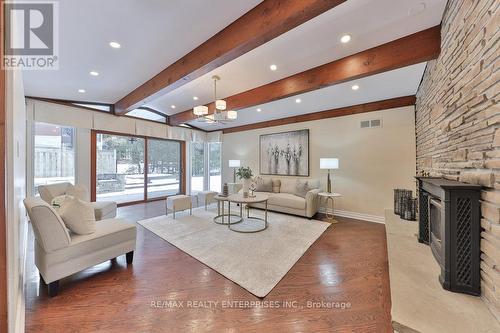 438 Temagami Crescent, Mississauga, ON - Indoor Photo Showing Living Room With Fireplace