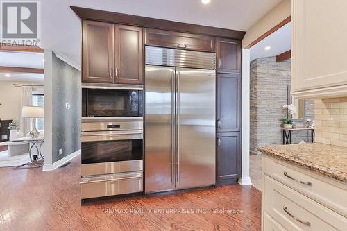 438 Temagami Crescent, Mississauga, ON - Indoor Photo Showing Kitchen With Stainless Steel Kitchen