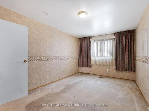 3289 Klaiman Dr, Mississauga, ON - Indoor Photo Showing Other Room