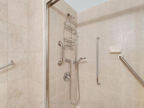 3289 Klaiman Dr, Mississauga, ON - Indoor Photo Showing Bathroom