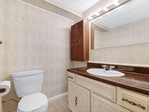 3289 Klaiman Dr, Mississauga, ON - Indoor Photo Showing Bathroom