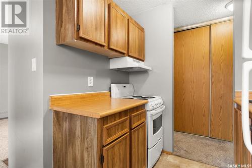 305 35 Alport Crescent, Regina, SK - Indoor Photo Showing Kitchen