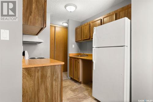 305 35 Alport Crescent, Regina, SK - Indoor Photo Showing Kitchen