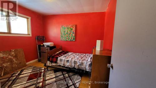 29 Wadsworth Street, London, ON - Indoor Photo Showing Bedroom