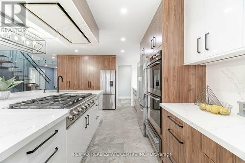 1204 West 5Th Street, Hamilton, ON - Indoor Photo Showing Kitchen With Upgraded Kitchen