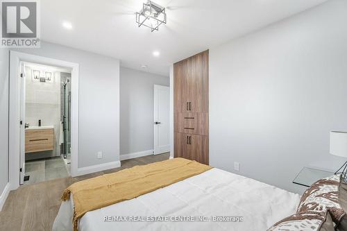 1204 West 5Th Street, Hamilton, ON - Indoor Photo Showing Bedroom