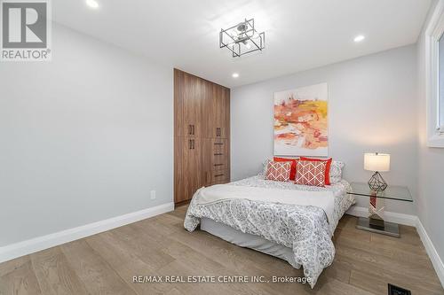 1204 West 5Th Street, Hamilton, ON - Indoor Photo Showing Bedroom