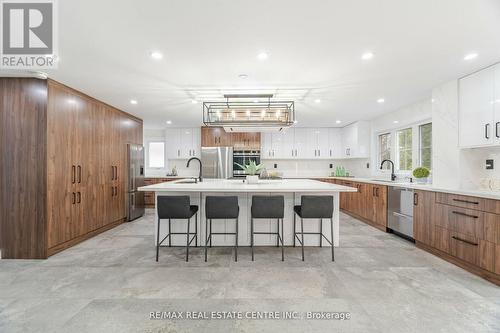 1204 West 5Th Street, Hamilton, ON - Indoor Photo Showing Kitchen With Upgraded Kitchen