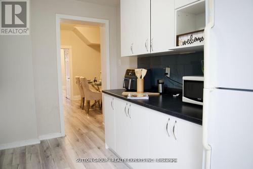 7 Cluny Avenue, Hamilton, ON - Indoor Photo Showing Kitchen