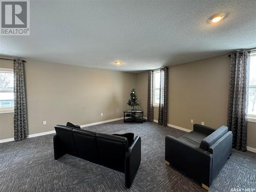 104 2Nd Avenue W, Biggar, SK 