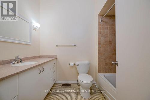 273 Bruyere Street, Ottawa, ON - Indoor Photo Showing Bathroom