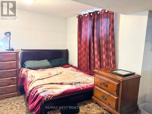 9 Sledman Street, Mississauga, ON - Indoor Photo Showing Bedroom