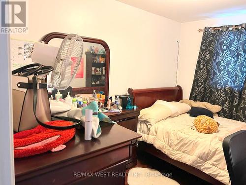 9 Sledman Street, Mississauga, ON - Indoor Photo Showing Bedroom