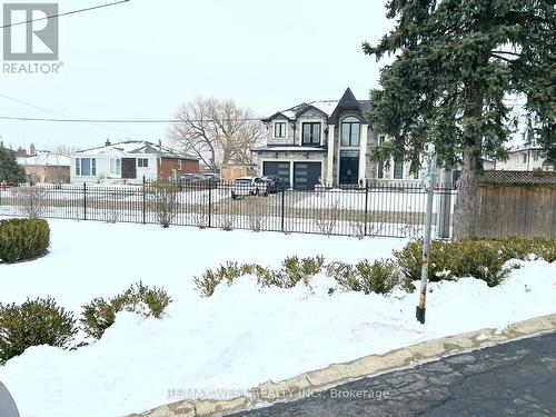 9 Sledman Street, Mississauga, ON - Outdoor