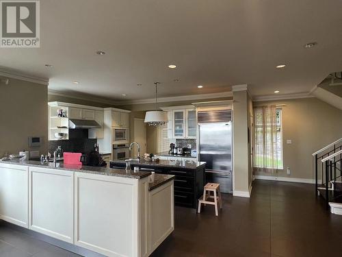 3823 Marine Drive, West Vancouver, BC - Indoor Photo Showing Kitchen With Upgraded Kitchen