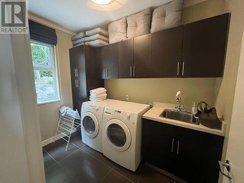 3823 Marine Drive, West Vancouver, BC - Indoor Photo Showing Laundry Room