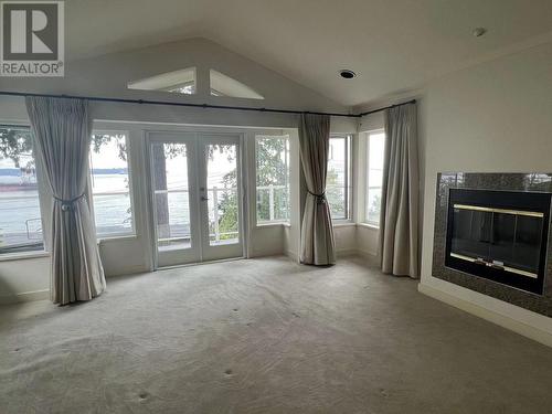 3823 Marine Drive, West Vancouver, BC - Indoor With Fireplace