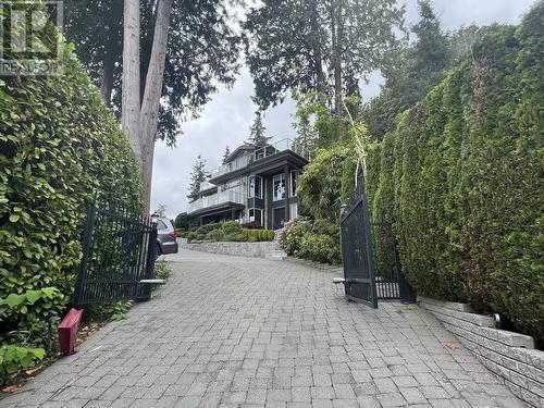 3823 Marine Drive, West Vancouver, BC - Outdoor