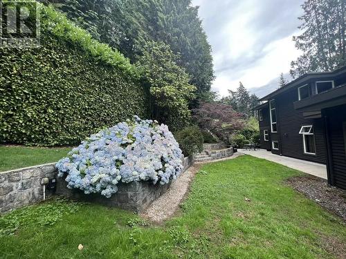 3823 Marine Drive, West Vancouver, BC - Outdoor