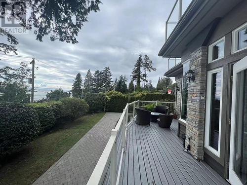 3823 Marine Drive, West Vancouver, BC - Outdoor