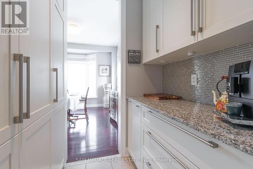 29 Premium Way, Mississauga, ON - Indoor Photo Showing Kitchen