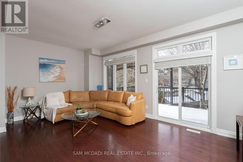 29 Premium Way, Mississauga, ON - Indoor Photo Showing Living Room