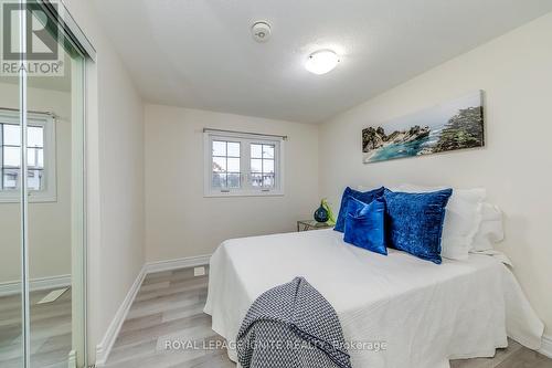 2656 Los Palmas Court, Mississauga, ON - Indoor Photo Showing Bedroom