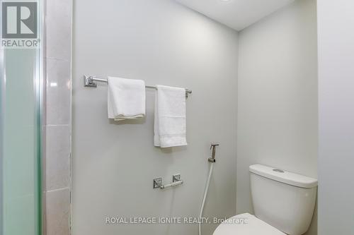 2656 Los Palmas Court, Mississauga, ON - Indoor Photo Showing Bathroom