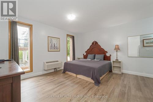 146 Victoria Street W, New Tecumseth, ON - Indoor Photo Showing Bedroom