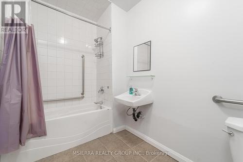 146 Victoria Street W, New Tecumseth, ON - Indoor Photo Showing Bathroom