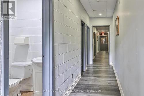 146 Victoria Street W, New Tecumseth, ON - Indoor Photo Showing Bathroom