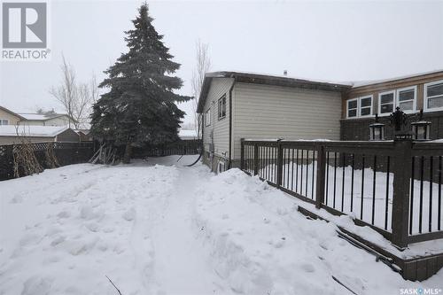 938 Dutkowski Crescent, Regina, SK - Outdoor