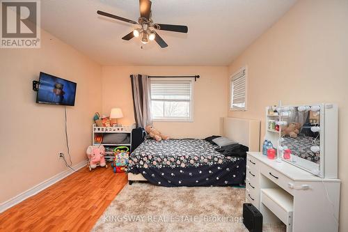 918 Khan Crescent, Mississauga, ON - Indoor Photo Showing Bedroom