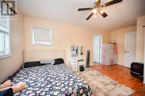 918 Khan Crescent, Mississauga, ON - Indoor Photo Showing Bedroom