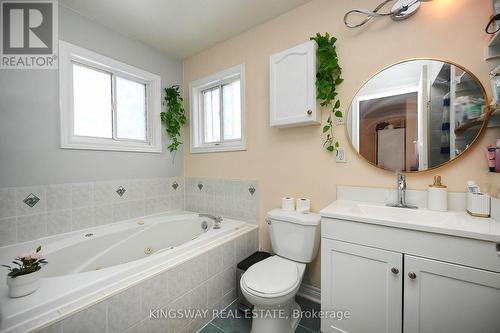 918 Khan Crescent, Mississauga, ON - Indoor Photo Showing Bathroom