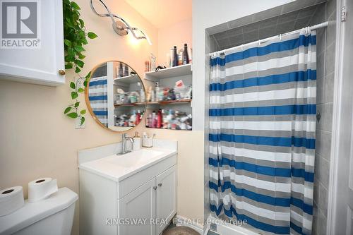 918 Khan Crescent, Mississauga, ON - Indoor Photo Showing Bathroom