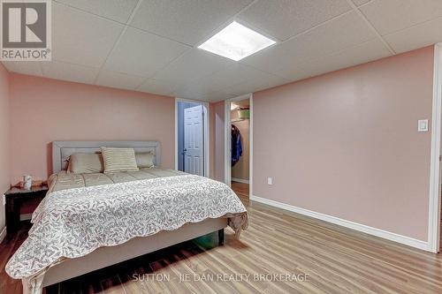 342 Jonathan Street, London, ON - Indoor Photo Showing Bedroom