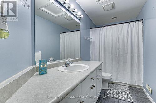 342 Jonathan Street, London, ON - Indoor Photo Showing Bathroom