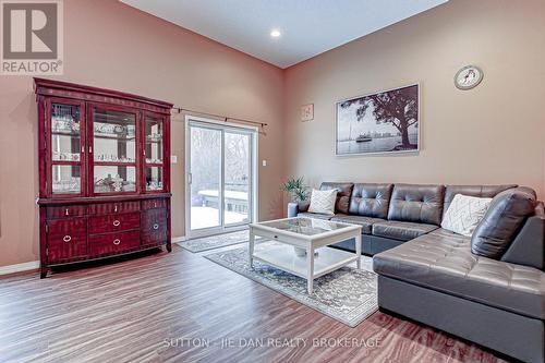 342 Jonathan Street, London, ON - Indoor Photo Showing Living Room