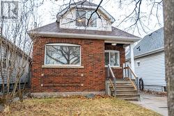 149 WEIR STREET N  Hamilton, ON L8H 5G1