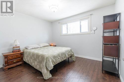 117 Anna Capri Drive, Hamilton, ON - Indoor Photo Showing Bedroom