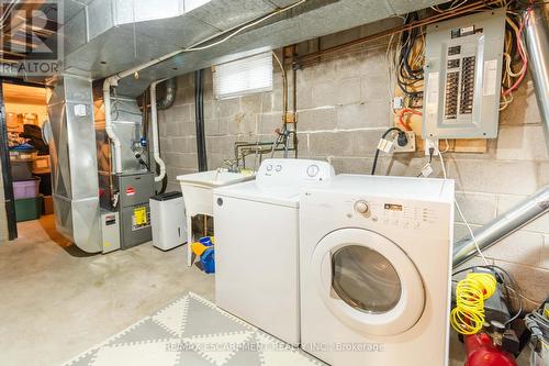 117 Anna Capri Drive, Hamilton, ON - Indoor Photo Showing Laundry Room