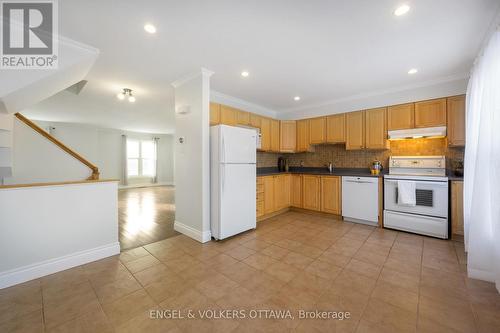 165 Arcola Private, Ottawa, ON - Indoor Photo Showing Kitchen