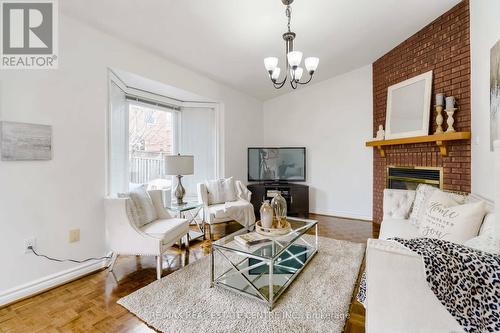 2485 Strathmore Crescent, Mississauga, ON - Indoor Photo Showing Living Room With Fireplace