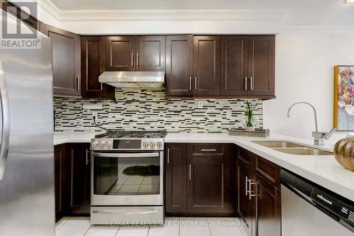 2485 Strathmore Crescent, Mississauga, ON - Indoor Photo Showing Kitchen With Stainless Steel Kitchen With Double Sink With Upgraded Kitchen