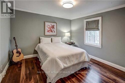 1262 Mineola Gardens, Mississauga, ON - Indoor Photo Showing Bedroom